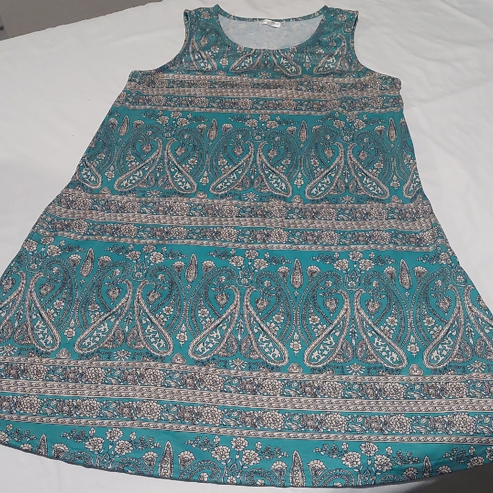 Simple Fun Teal,Tan,black Paisley Midi Dress .Has One Pocket Size Small.Silky